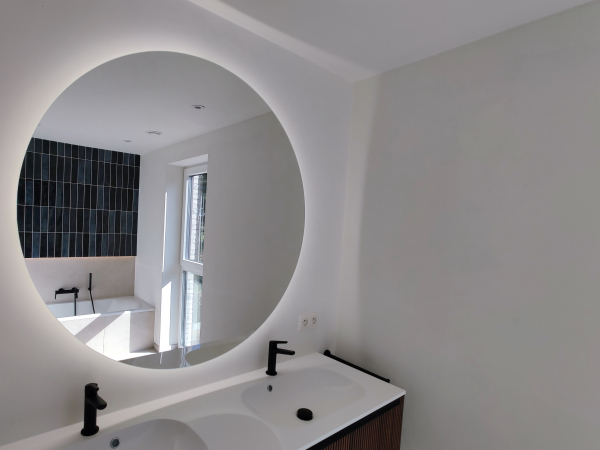 La Finesse lot 2, badkamer, spiegel en meubel